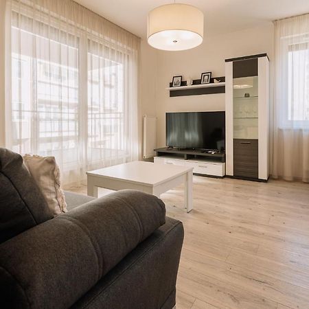 Skau 2 Old Town Family & Business Apartment 2 Floor Free Parking Pressburg Exterior foto