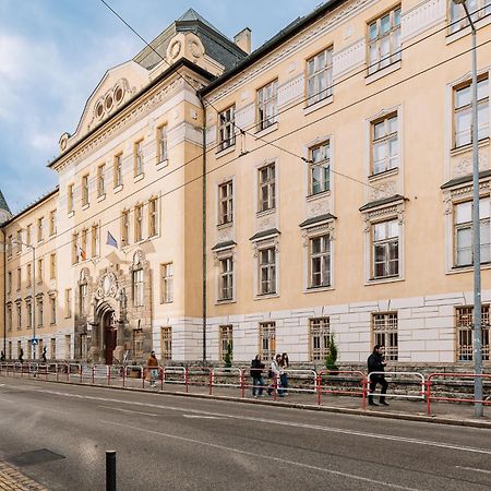 Skau 2 Old Town Family & Business Apartment 2 Floor Free Parking Pressburg Exterior foto