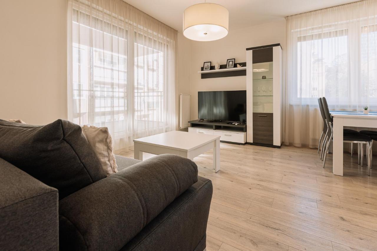 Skau 2 Old Town Family & Business Apartment 2 Floor Free Parking Pressburg Exterior foto