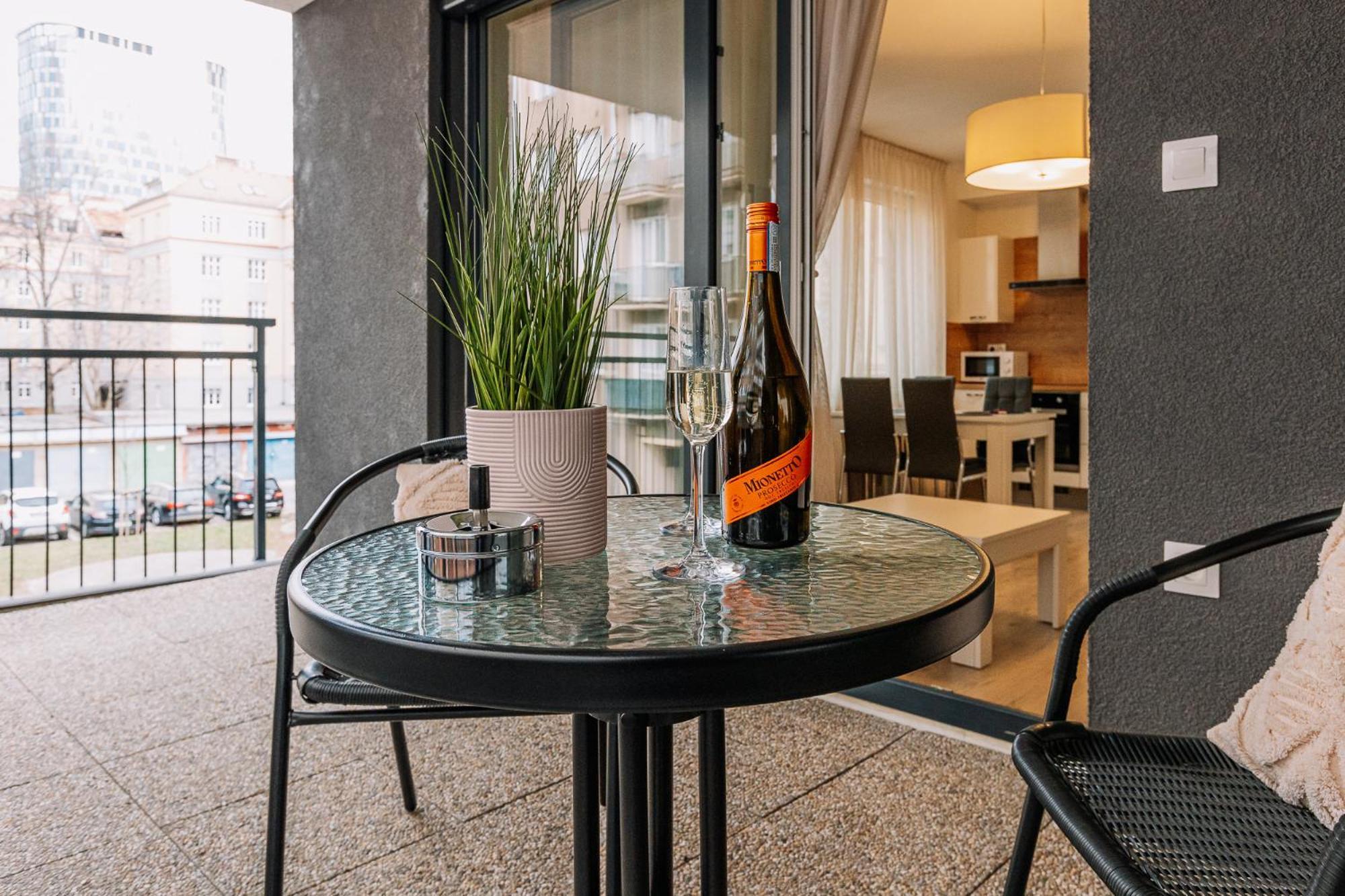 Skau 2 Old Town Family & Business Apartment 2 Floor Free Parking Pressburg Exterior foto