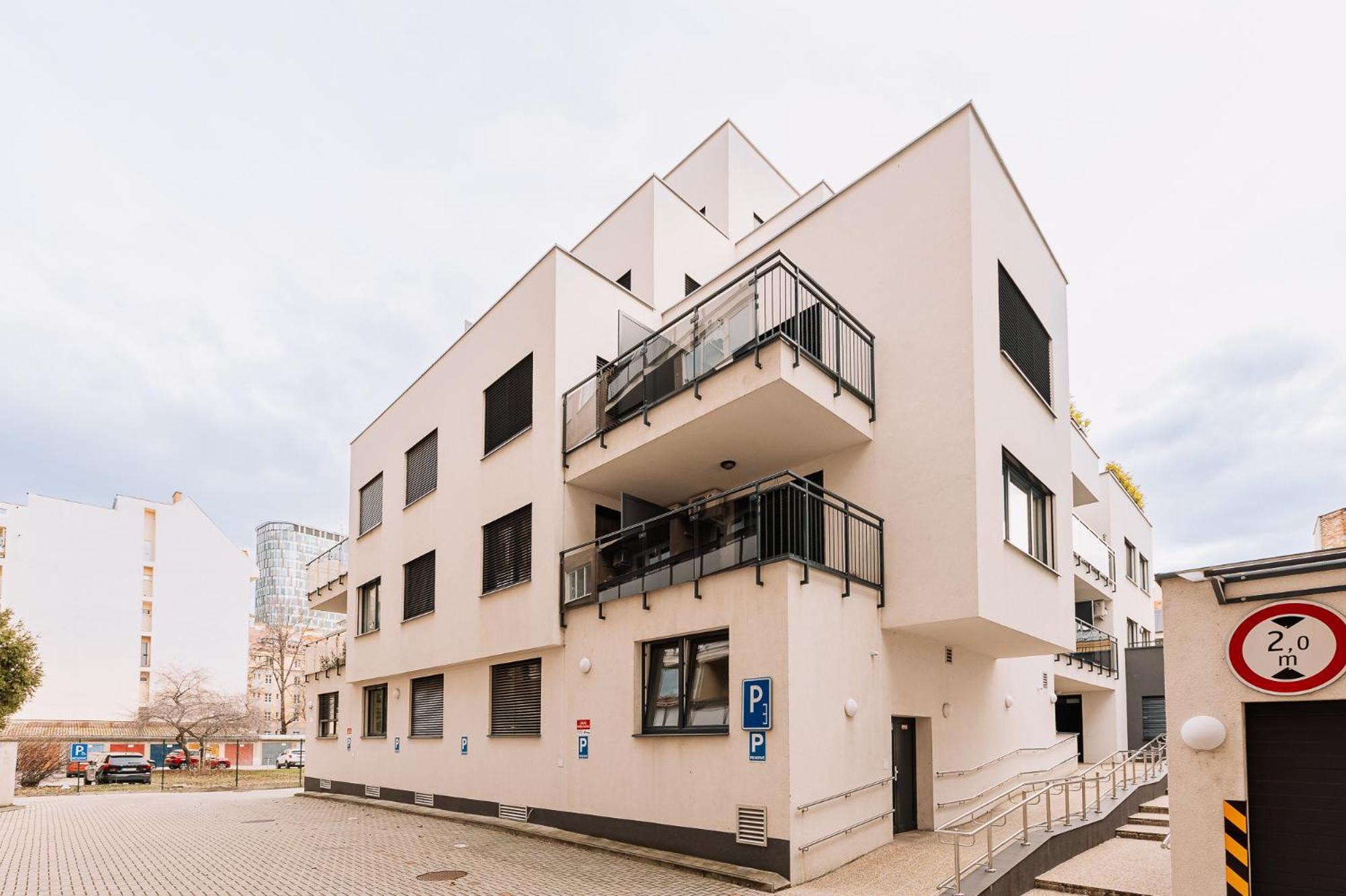 Skau 2 Old Town Family & Business Apartment 2 Floor Free Parking Pressburg Exterior foto
